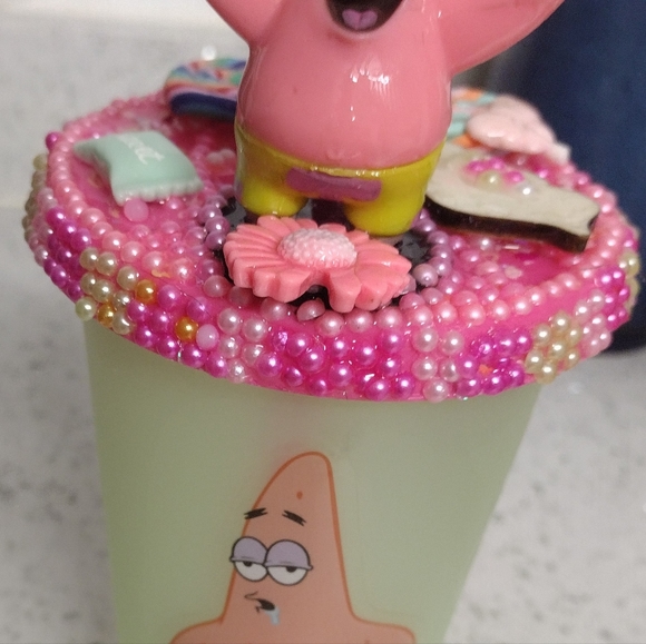 Hand design Patrick reusable cup - Picture 2 of 3